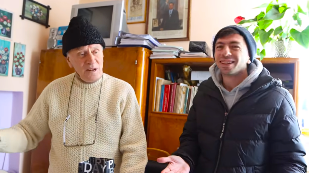 VIDEO. Mircea Bravo in vizita la medicul veterinar din Chinteni. Va aparea cu bunica in noile clipuri? - E fain la Cluj!