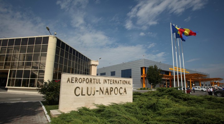 Emil Boc vrea să scoată taxiurile din incinta Aeroportului Cluj