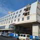 FOTO - Hotelul de pe strada Avram Iancu, poreclit „hotelul-coșciug”, la un an de când a devenit celebru