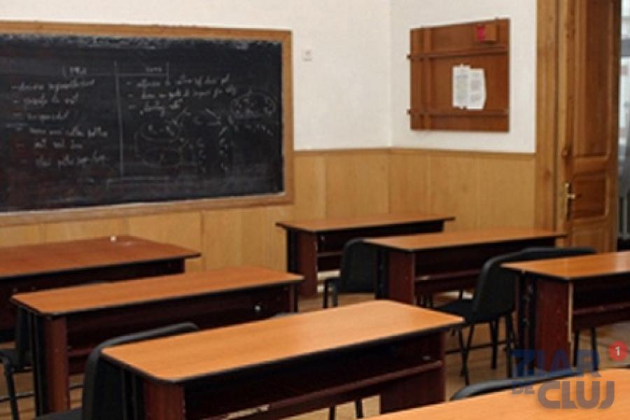 Falimentul școlii românești: deși este ilegal, tot mai mulți părinți cer să-și educe copiii acasă