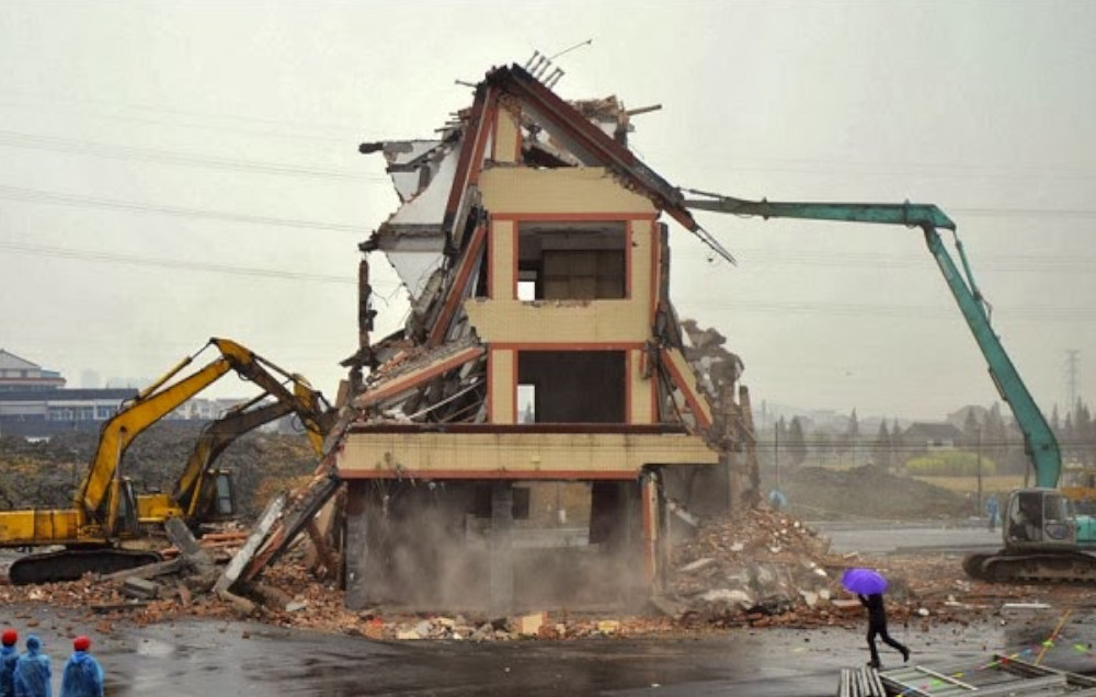 Sute de case din Cluj-Napoca construite ilegal ar putea fi demolate anunta primarul - E fain la Cluj!