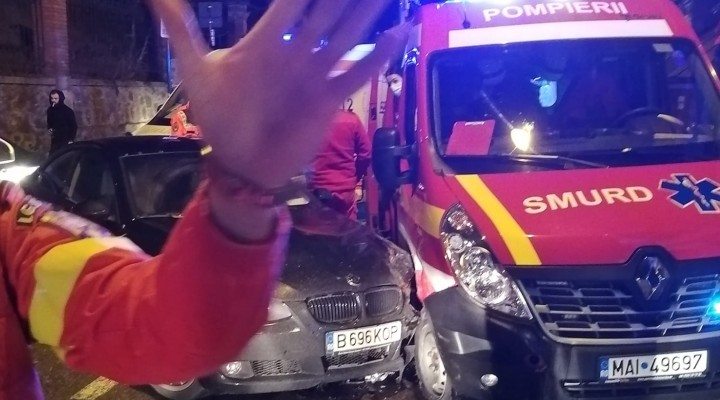 Video Cluj. Accident cu o ambulanță SMURD pe str. Clinicilor. Angajatul ISU a făcut scandal