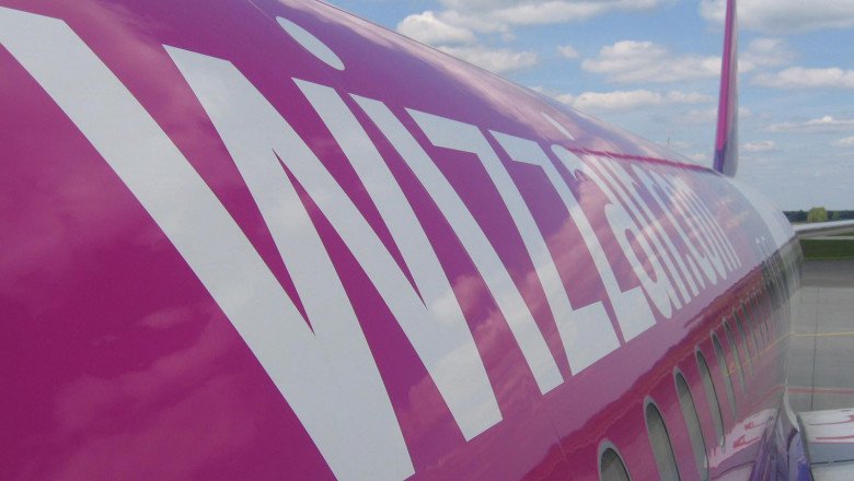 Alertă cu bombă la bordul unei aeronave Wizz Air. Avionul a fost escortat până la ieșirea din spațiul aerian românesc