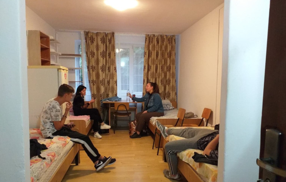 Cazare si mese gratuite oferite de o universitate din Cluj-Napoca refugiatilor - E fain la Cluj!