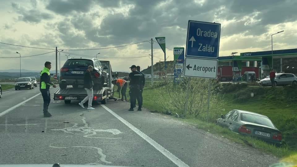 ACCIDENT pe centura ocolitoare a Clujului. A lovit mașina din față și a rănit un pasager