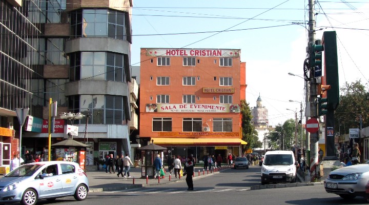 Celebrul hotel „Cristian”, din Piața Mihai Viteazu, a fost vândut. Ce vrea noul proprietar să facă cu el