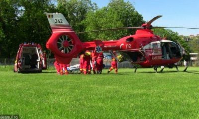 Intervenție cu elicopterul SMURD într-o localitate din Cluj. Un bărbat a fost grav rănit