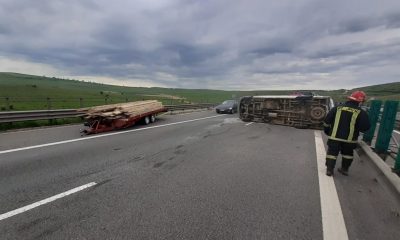 ACCIDENT în Cluj: Microbuz răsturnat pe Autostrada A3. A intervenit descarcerarea