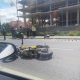Accident la intrarea în Cluj-Napoca. O mașină și o motocicletă s-au izbit