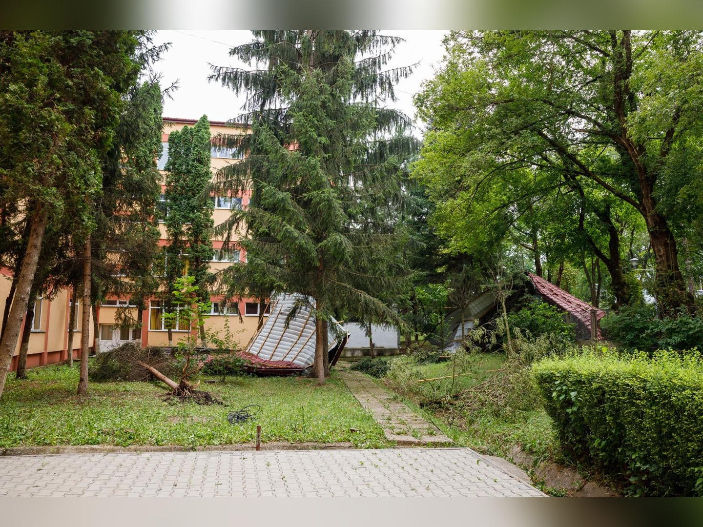 Cod galben de ploi torențiale, descărcări electrice, vijelii, grindină și inundații în județul Cluj - ZiardeCluj.ro