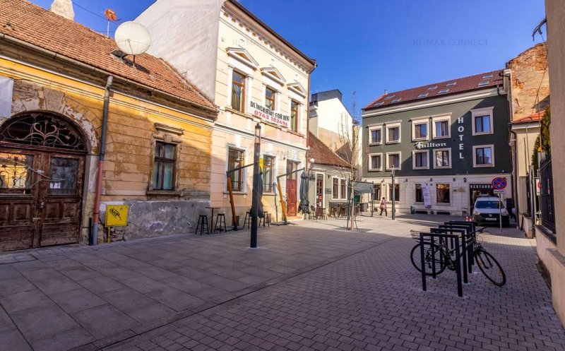 (Foto) Cluj: Cum arată și cât costă o vilă de vânzare în Piața Muzeului 1