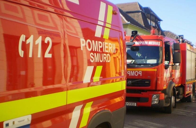 Incendiu la o casă din Cluj-Napoca. Au intervenit pompierii și o un echipaj SMURD