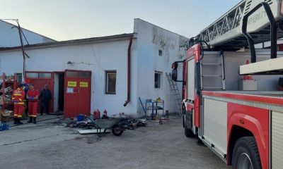Incendiu la un depozit din Bonțida. Pompierii au reușit să oprească extinderea flăcărilor