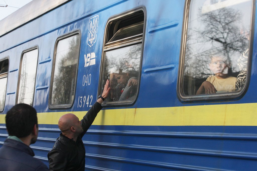 Peste 5,5 milioane ucraineni și-au părăsit țara de la izbucnirea războiului