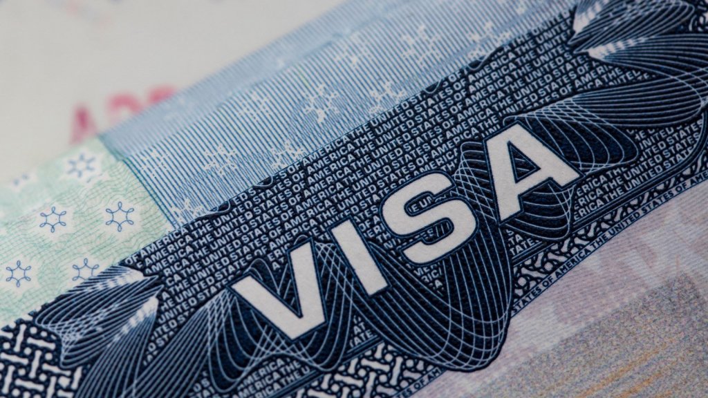 "Smart Flyer" pentru cei care cer viză de SUA. Pentru a intra în programul Visa Waiver, rata de refuz trebuie să scadă sub 3%