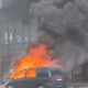 Video Cluj. Arde o mașină în Piața Mihai Viteazu