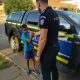Bucurie mare pentru un copil de 12 ani! Polițiștii de la Protecția Animalelor i-au salvat cățelul blocat într-un cămin de beton