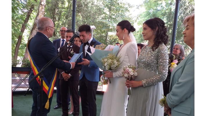 (Foto) Mircea Bravo cununat de Emil Boc. Imagini de la nunta