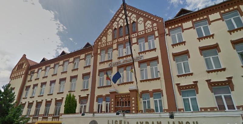 Liceul de top din Cluj Napoca cu 3 medii de 10 la Bacalaureat