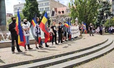 Miting pentru Familie în Cluj. Reacție anti LGBTQ la picioarele lui Avram Iancu