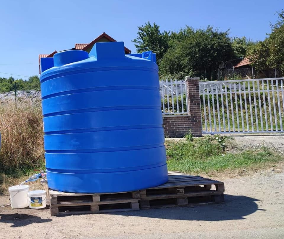 Disperare pentru locuitorii unui sat din Cluj. Apa potabilă, în continuare contaminată cu motorină 1