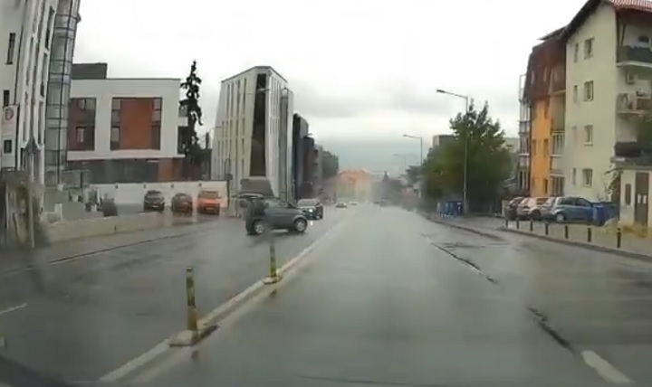(Video) Cluj: „O piruetă aproape reușită”, pe Calea Turzii