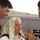 (Video) Mircea Bravo, ședință foto în centrul Clujului cu bunica și vedetele din filmul „Mirciulică” 1