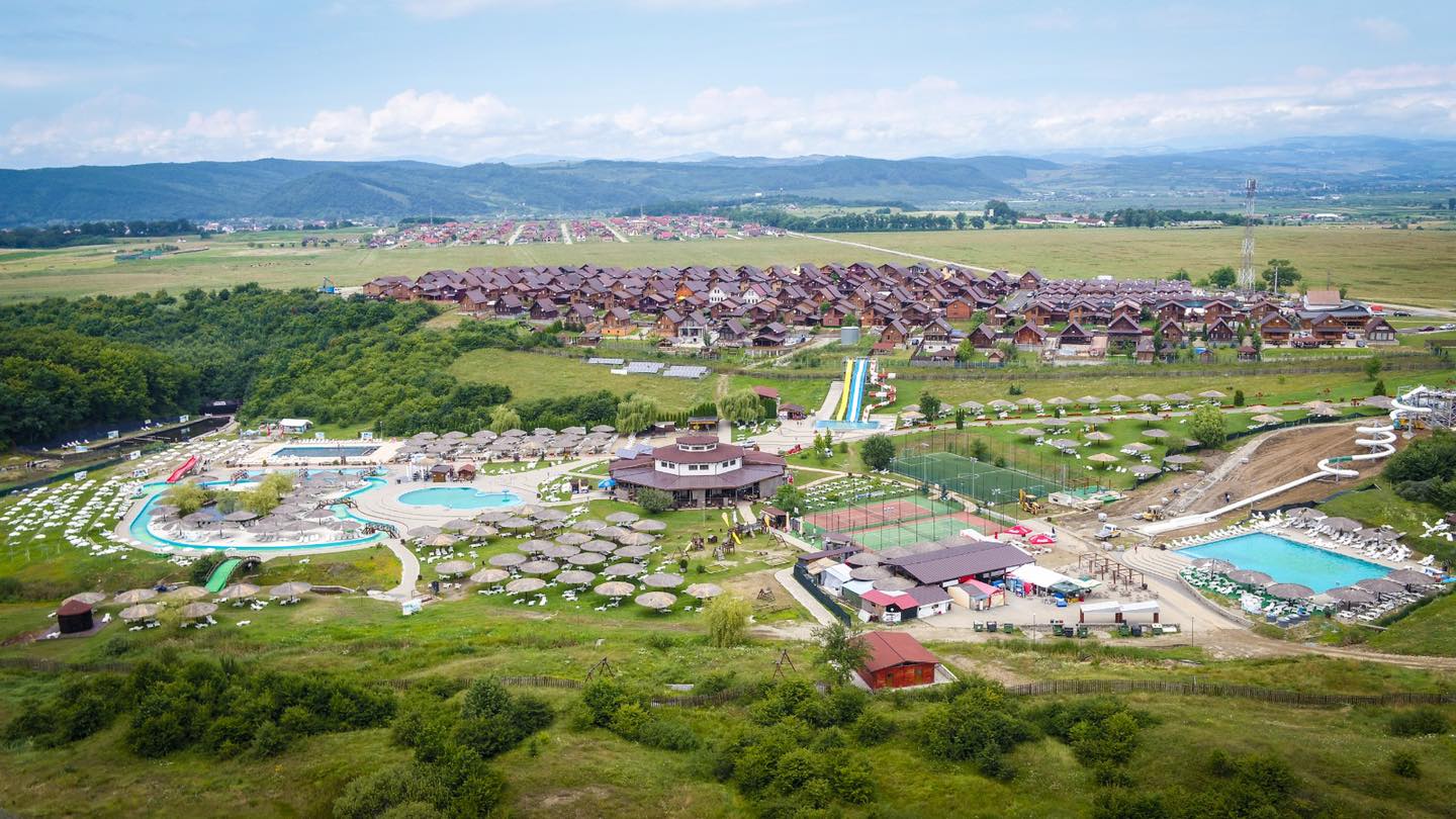 „Litoralul bistritenilor”, la doar o oră și jumătate de Cluj. Aqua park, piscine și oază de sănătate 1