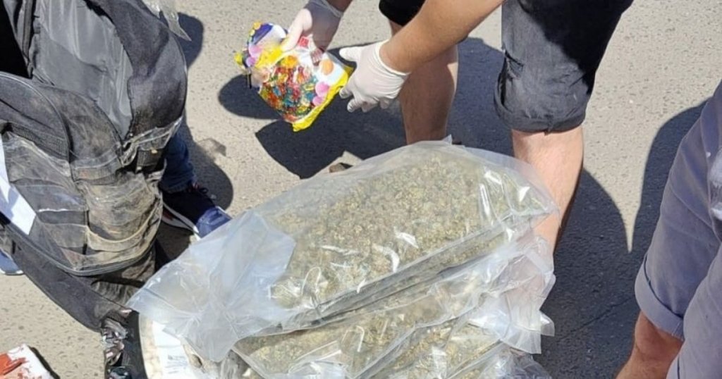 11 kilograme de DROGURI găsite la percheziţii în Cluj şi Bistriţa-Năsăud. În 12 locații au descins MASCAȚII