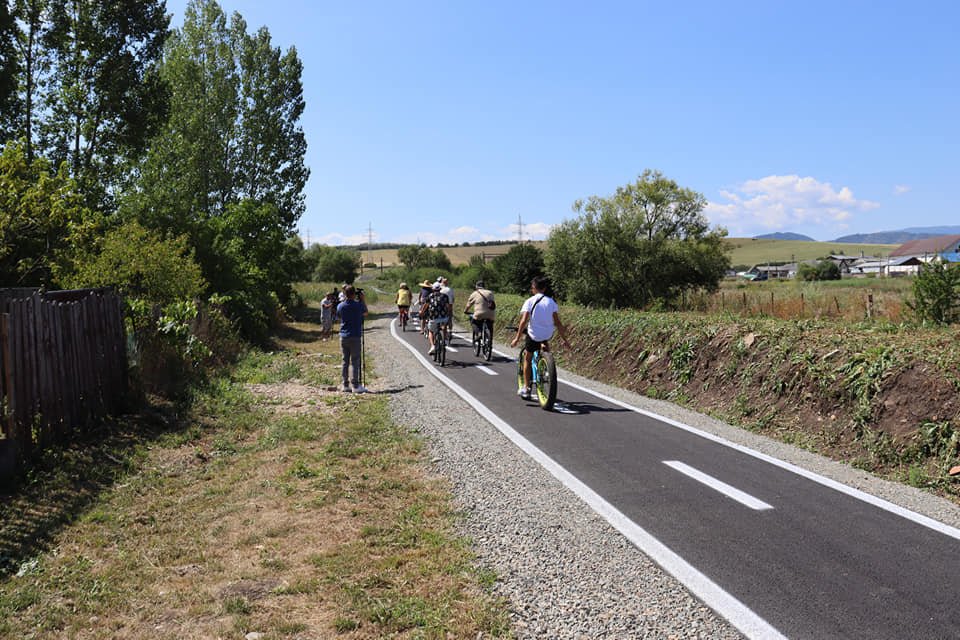A fost inaugurată pista de biciclete Huedin-Sâncraiu, care străbate traseul fostei Mocănițe