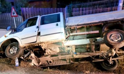 ACCIDENT în Cluj: Un bărbat transportat la spital, după ce a ajuns cu autocamioneta în șanț / 0.58mg/l alcool pur în aerul expirat