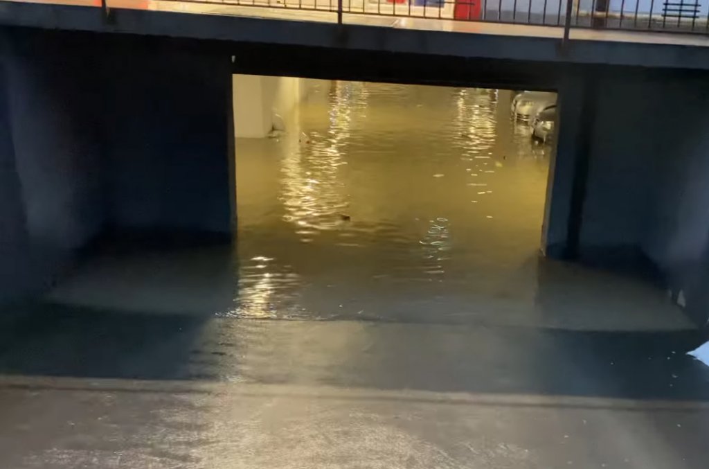 Garaj din Florești, colector de apă pluvială. ”Vă mai trebuie iahturi, oligarhi nemulțumiți”