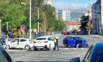 Accident cu victime în Cluj-Napoca. Două persoane au fost transportate la spital