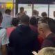 (Video) Alt scandal pe Aeroportul Cluj. „E incredibil ce face această companie, cum își bate joc de pasagerii din Cluj. Nu înțeleg cum i se permit atâtea”