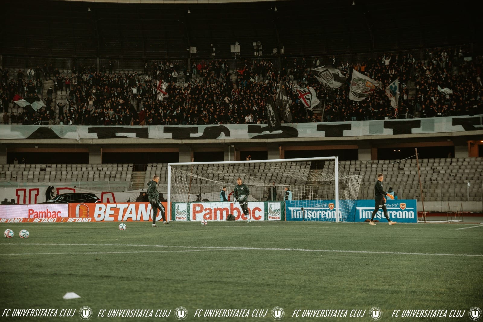 Andrei Burcă, impresionat de atmosfera din tribune de la 'U' Cluj - CFR Cluj. „Îți dă o altă stare și un alt chef de a juca cu asemenea spectacol în tribune"