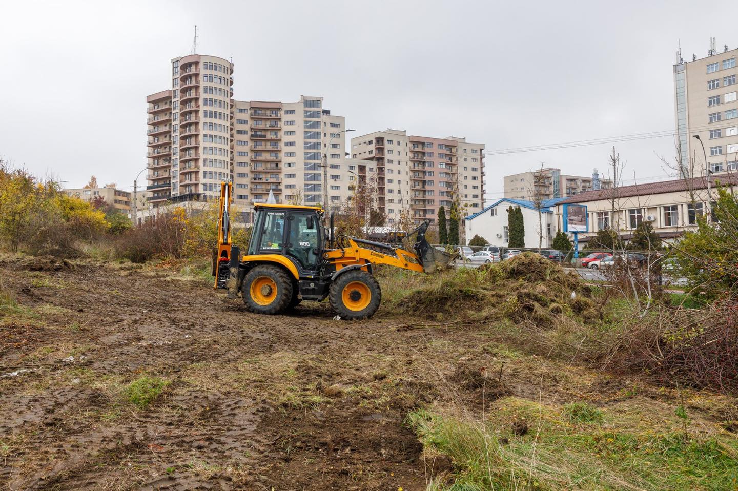 (Foto) Au început lucrările la un nou parc în Cluj Napoca