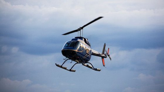 Incident aviatic în Timișoara. Un elicopter a fost răsturnat de vânt. Piloții au scăpat