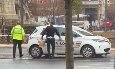 Video Cluj. Doi polițiști locali au oprit neregulamentar pentru a merge la KFC. „O operațiune specială de umplere a burților”