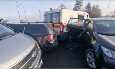 Actident cu 17 mașini între Brașov și Predeal. „Gheața neagră” și ceața au pus șoferii în dificultate