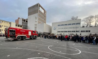 Elevii de la Colegiul George Coșbuc, evacuați de urgență. S-a declanșat alarma de incendiu