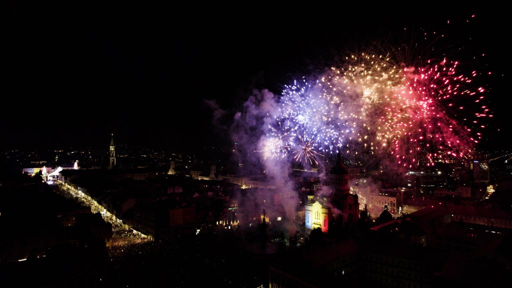 IMAGINI SPECTACULOASE cu cele 260 de drone au luminat cerul Clujului de Ziua Națională a României