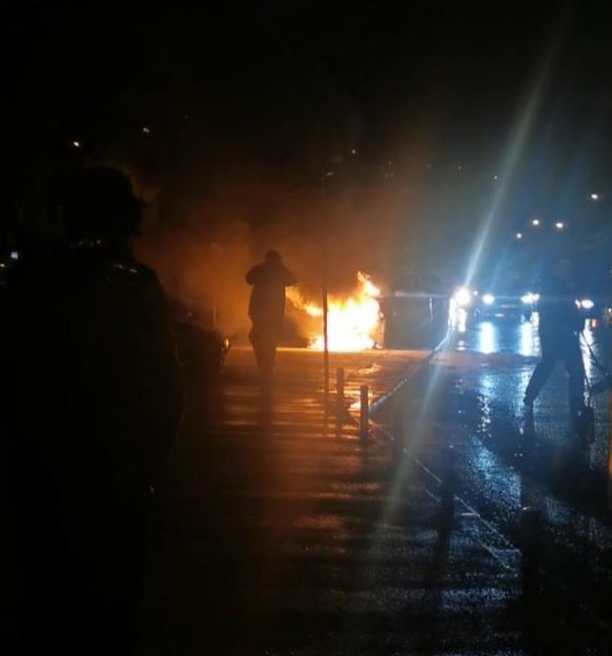 Mașină cuprinsă de flăcări în Grigorescu. Intervin pompierii