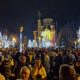 Mii de clujeni așteaptă spectacolul de drone și artificii din Piața Avram Iancu