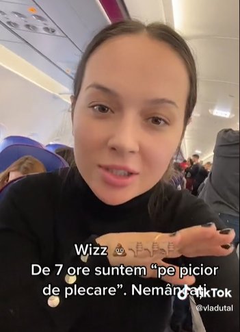 Vlăduța Lupău se plânge de Wizz Air. Artista din Cluj: „Ne țin de 7 ore nemâncați”