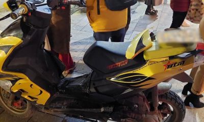 ACCIDENT pe Memorandumului: A lovit un moped din spate şi l-a proiectat în altă maşină