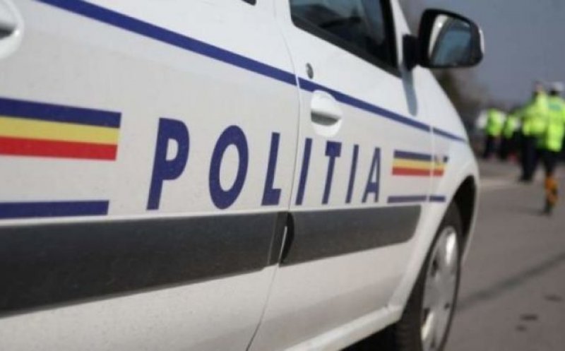 Accident pe A10 Sebeș-Turda. S-a răsturnat o platformă de tractări auto