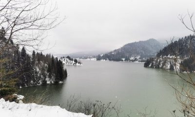 Apele Române: ''Rezervele de apă sunt suficiente pentru toate folosințele'' / 15 centimetri de zăpadă la Vlădeasa