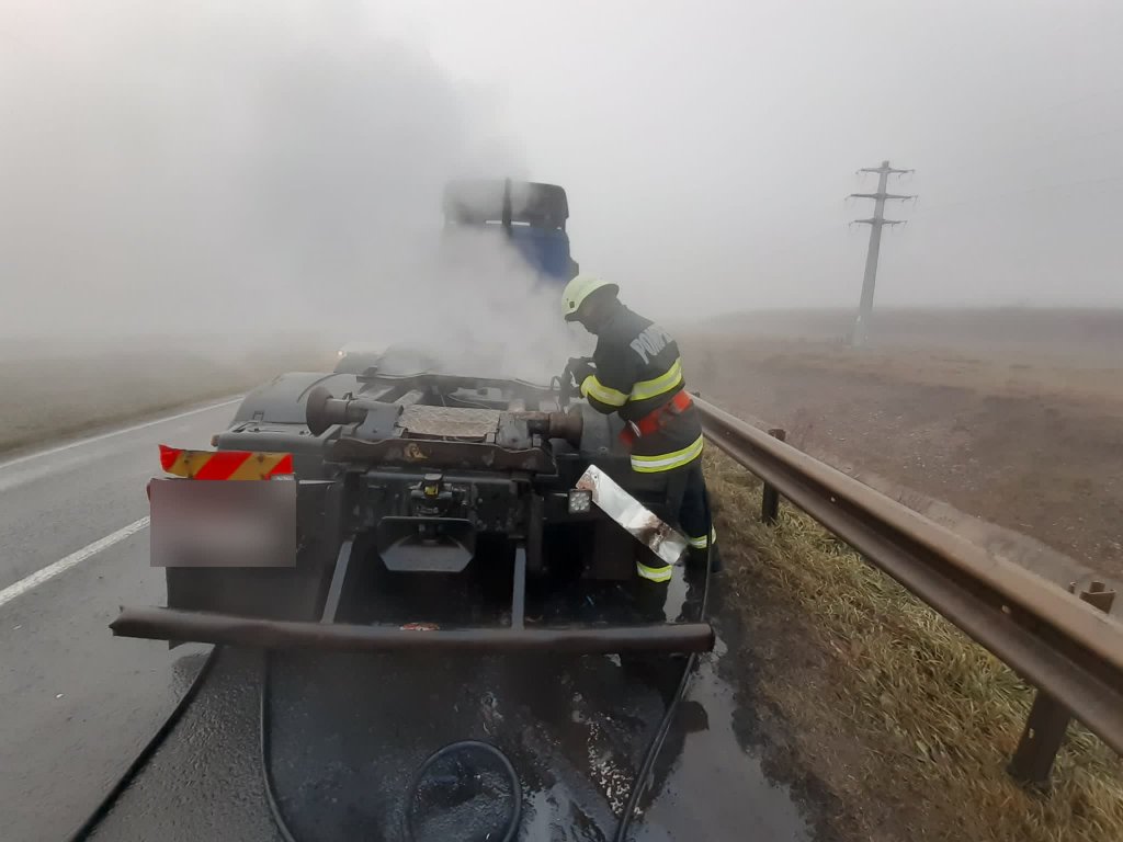 Autocamion în flăcări la Cluj