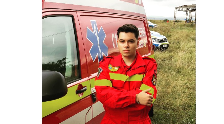 Fost voluntar la ISU Cluj a salvat viața unui tânăr căzut pe stradă. „I-a spus tatălui său, care conducea mașina, să oprească imediat”