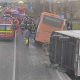 (Video) Cluj: Accident în Răscruci! Un autocar cu pasageri s-a răsturnat în șanț. În autocar se aflau 52 de persoane 1